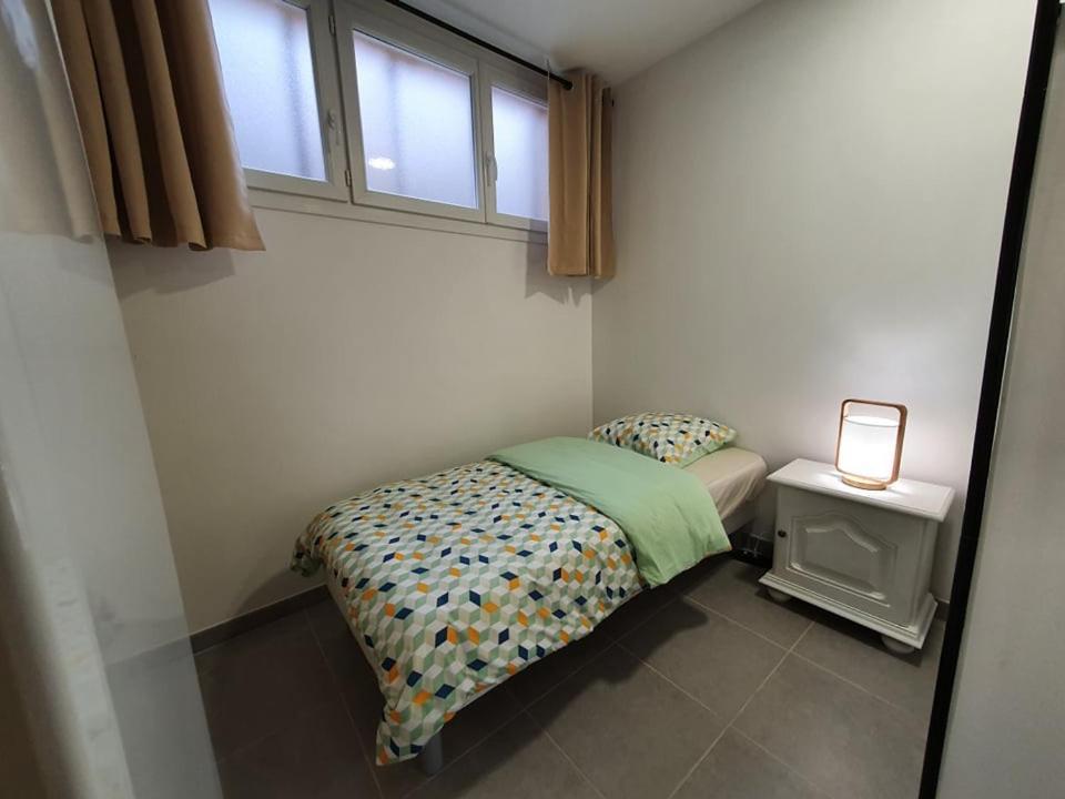 Grand Studio Gravelines Centre , 5 Mn Du Cnpe Et De La Plage, Absence De Chambre Privative Exterior photo